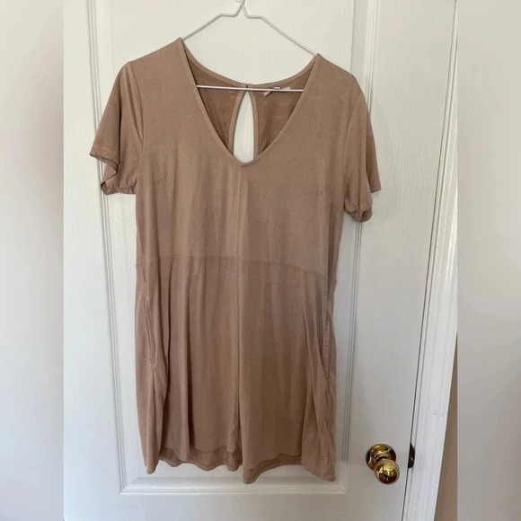 Z Supply Dresses & Skirts - Women’s Short Sleeved Z Supply Suede Dress Sz. M